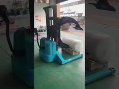 Blauer Rollenstapler