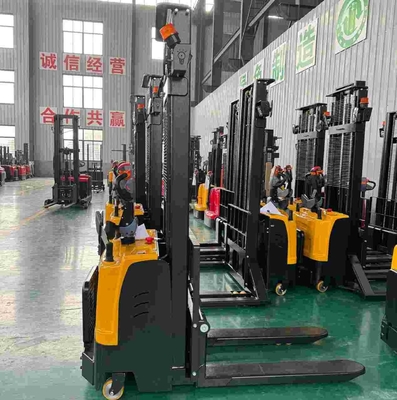 1500kg 1.5 Tons 4000mm 4 Meters Full Electric Stacker With Pedal For Transport Industry