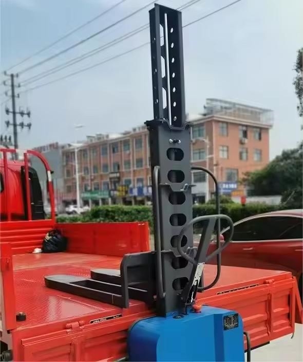 Compact And Efficient Electric Pallet Stacker With Overall Height 2150mm 650kg