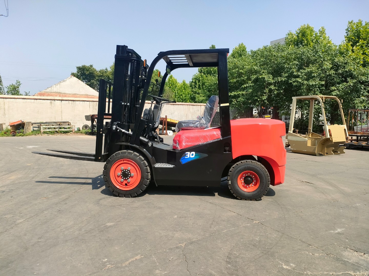 3.5 Ton Powerful Diesel Forklift Superior Load Capacity High Efficiency