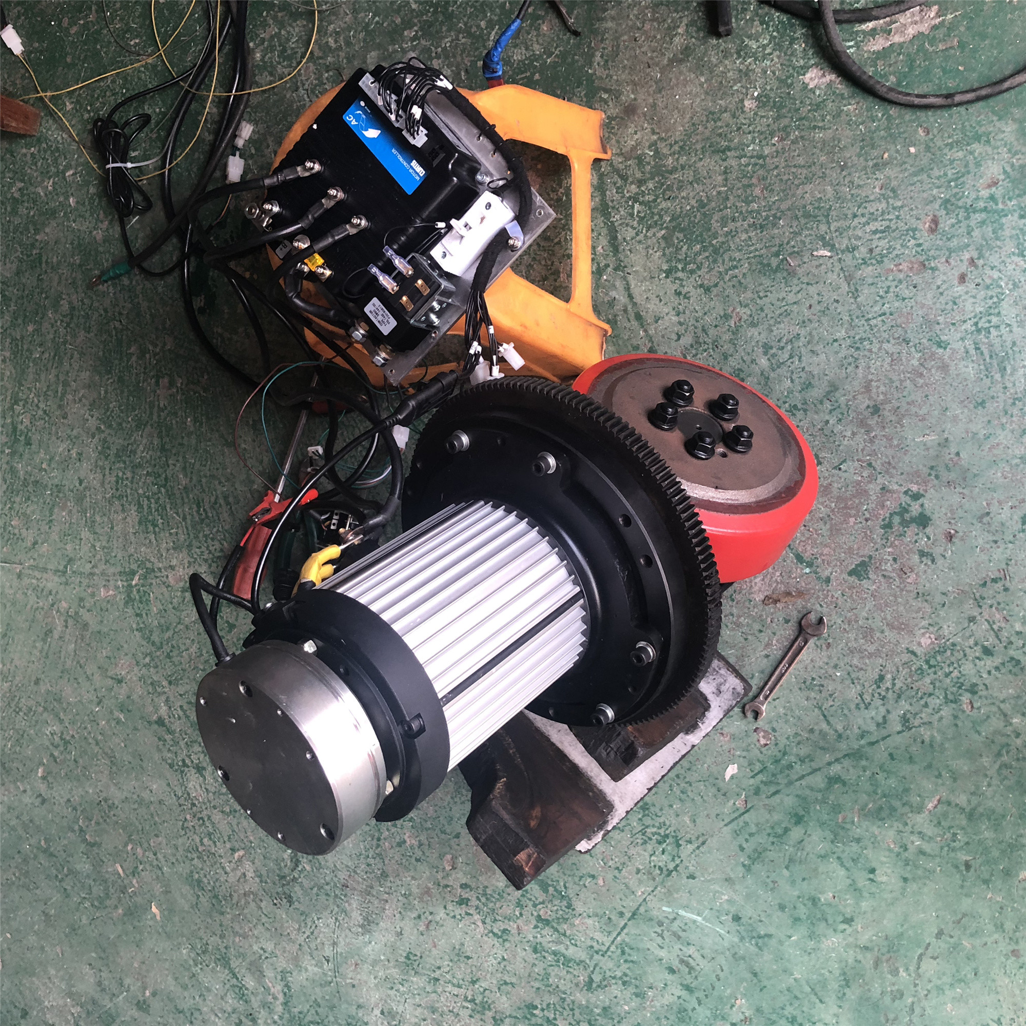 AC Driving Wheel Industrial Equipment Motor Drive Wheel 1500W 230MM KAD15-ACL