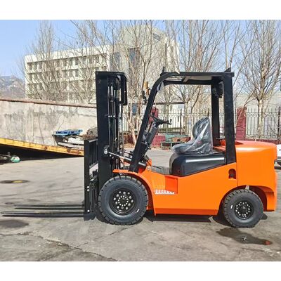 2 bis 3,5 Tonnen schwerer Diesel-Forklift-Fahrzeug mit vollem Freilift, Dreifachmast, Breitblick, Automatikgetriebe, feste Reifen, Seitenschaltmöglichkeit
